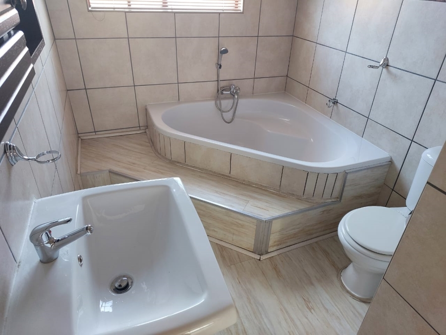 3 Bedroom Property for Sale in Vaalpark Free State